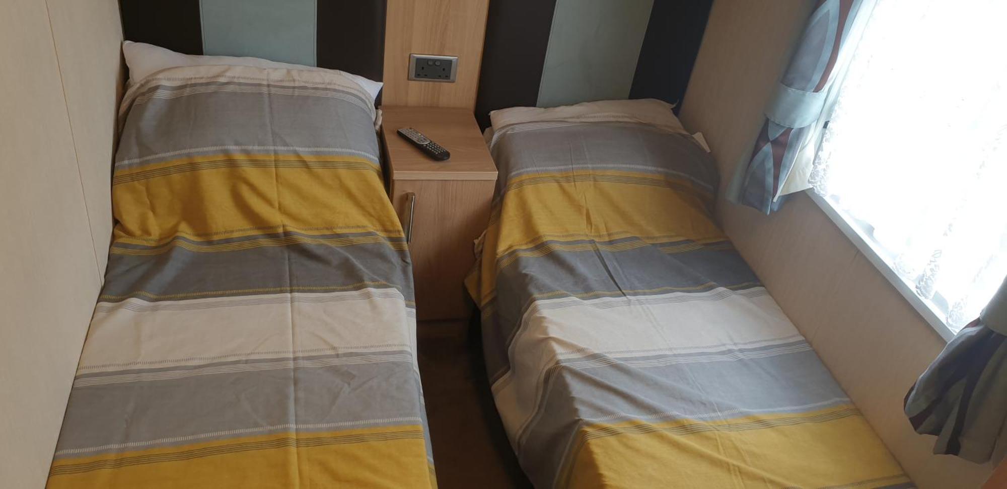 Lakeside Cotswold Holiday Home Cirencester Room photo