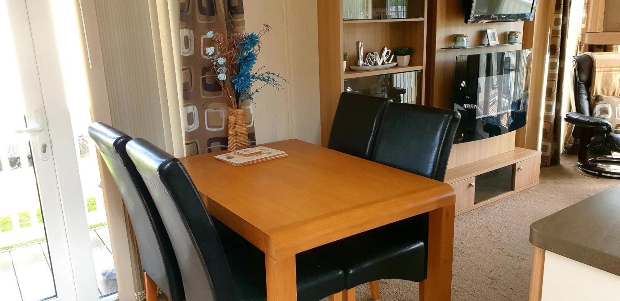 Lakeside Cotswold Holiday Home Cirencester Room photo